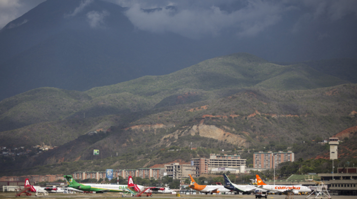 Plane crash shuts Venezuela’s Simón Bolívar airport; two passengers survive
