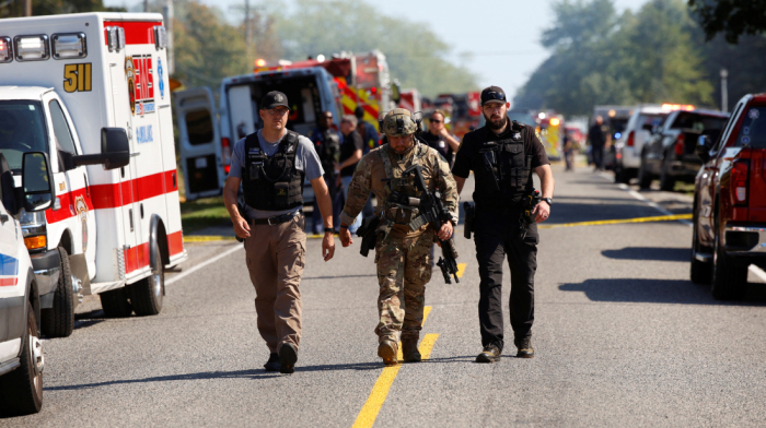 Shooter kills at least four people and wounds eight at Michigan church