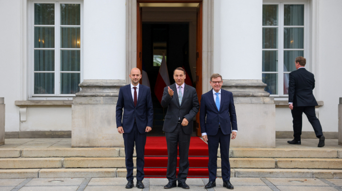 Foreign ministers of Poland, France and Germany meet in Warsaw amid tensions with Russia