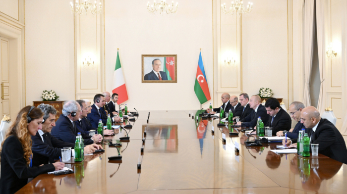President of Azerbaijan holds expanded meeting with President of Italy