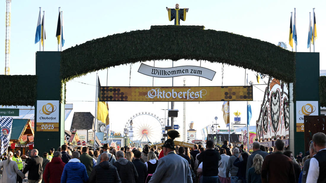 Oktoberfest resumes after deadly family attack triggers bomb scare and shutdown