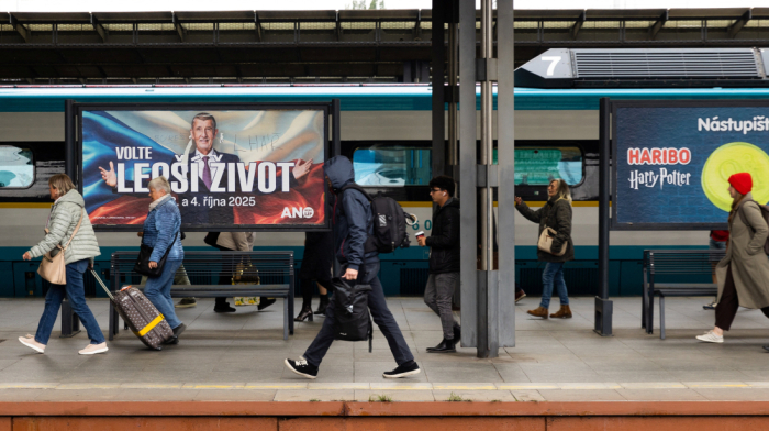 Babiš's party takes early lead in Czech election