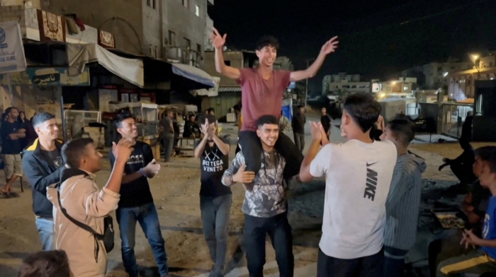 Israel and Hamas agree to Gaza ceasefire and return of hostages