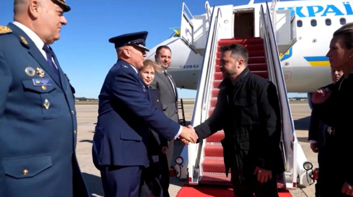 Zelenskyy arrives in U.S. ahead of talks as Trump and Putin