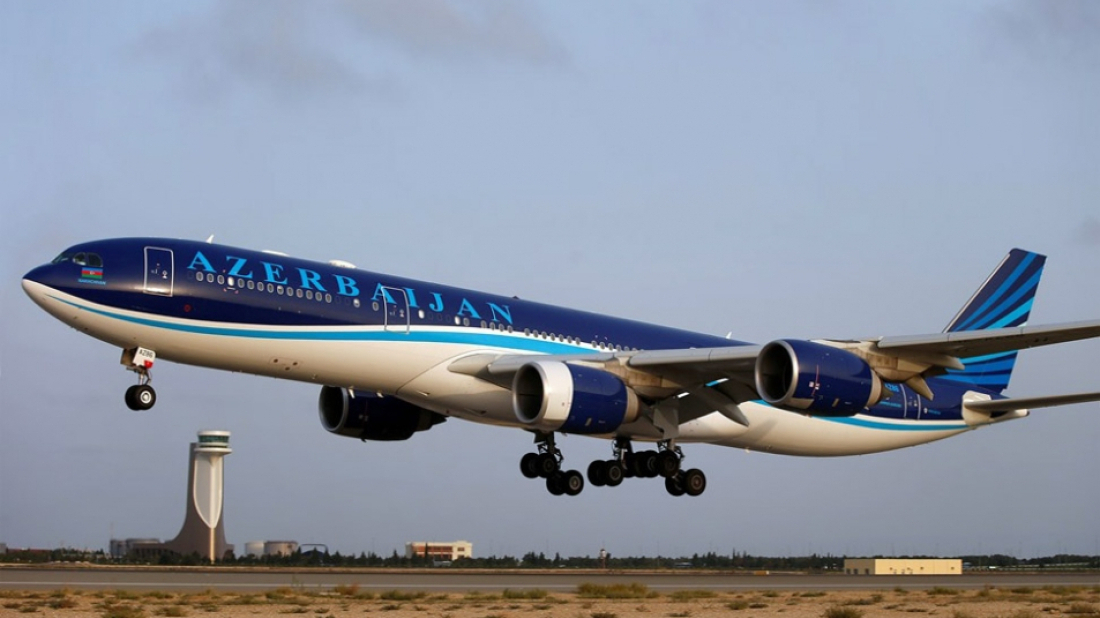 AZAL flight to Baku makes emergency return to St. Petersburg