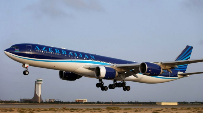AZAL flight to Baku made an emergency return to St. Petersburg