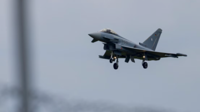 Türkiye to buy from abroad until its own fighter jets ready, source says