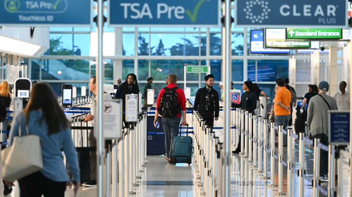 Flight delays soar past 4,300 as government shutdown hits Day 27