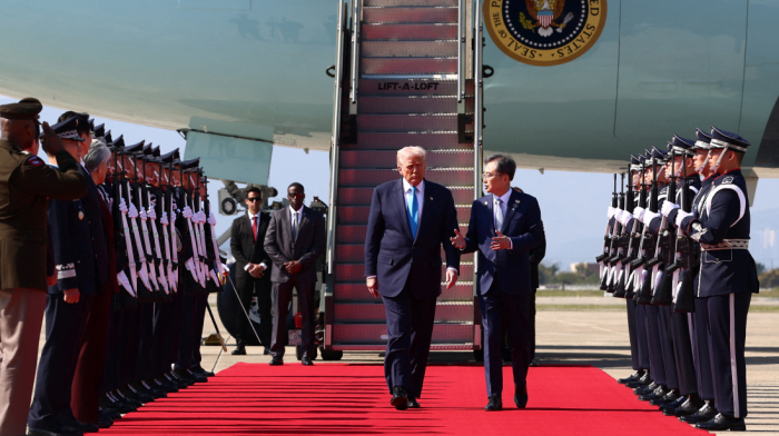 Trump lands in South Korea, says Xi talks will be 'great outcome for world'