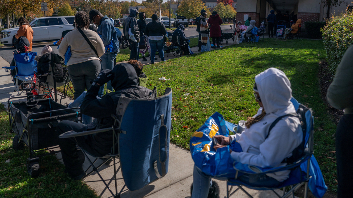 Federal shutdown could cost U.S. economy up to $14 billion
