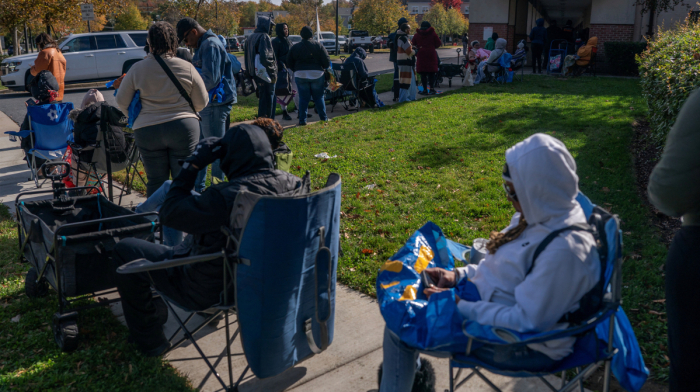 Federal shutdown could cost U.S. economy up to $14 billion