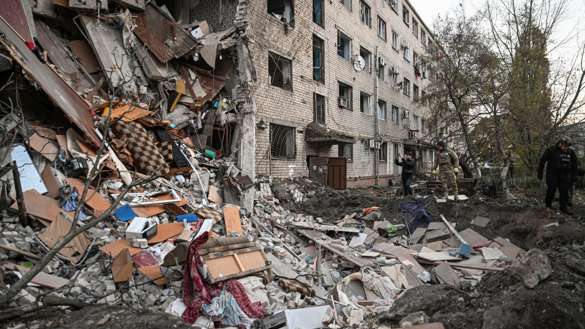 Russia strikes Ukraine energy grid, one death reported