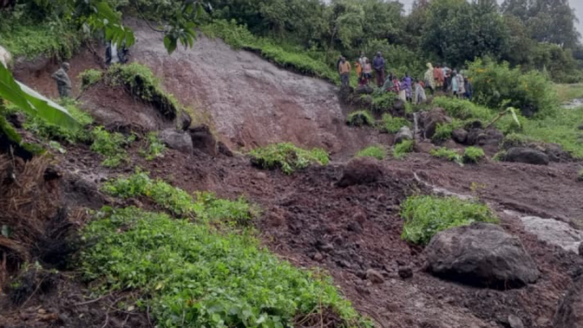 Uganda mudslides kill nine, including six from one family