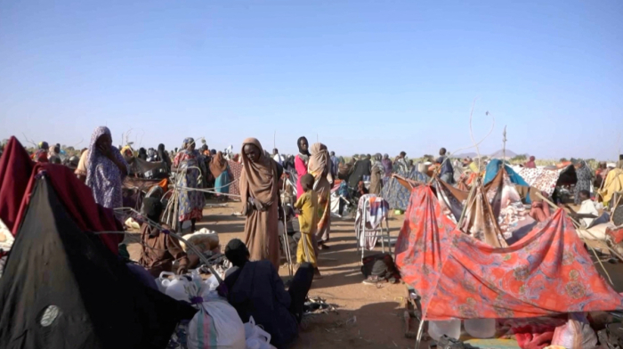 Nearly 1,000 people flee Darfur village in one day