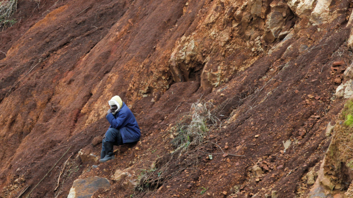 Kenyan landslide death toll rises to 26 as flash floods halt rescue operations