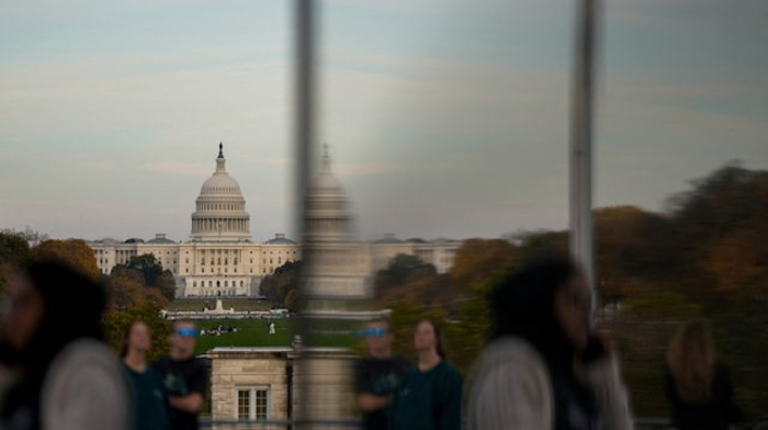 Senate rejects funding bill as U.S. shutdown ties 35-day record