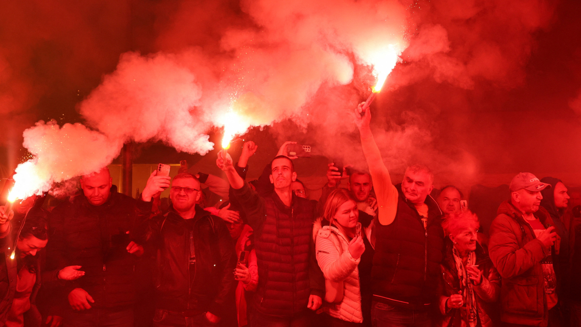 Thousands gather at pro-government rally in Serbia