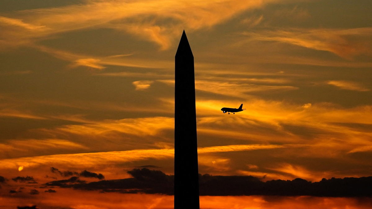 U.S. to cut flights by 10% at 40 airports as shutdown reaches 36 days