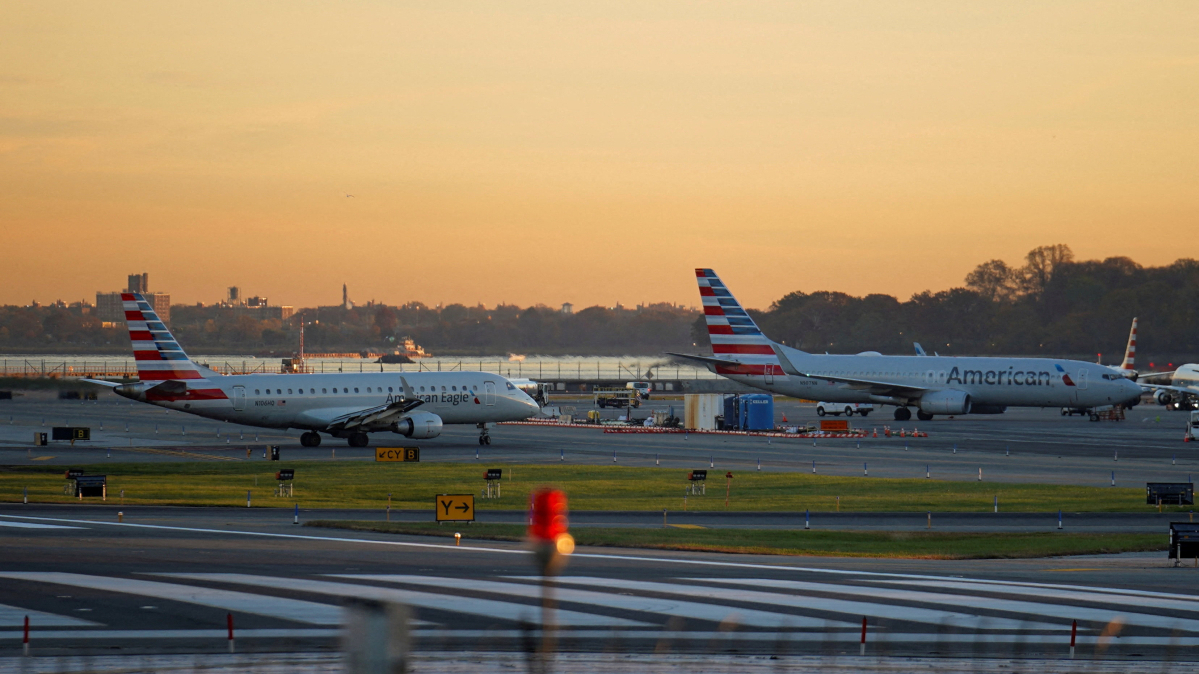 Flight cuts, delays rise as U.S. shutdown strains air traffic control staffing