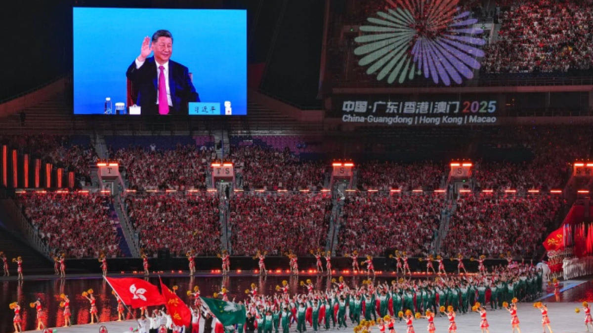 Delegations make grand entrance as China's 15th National Games opens