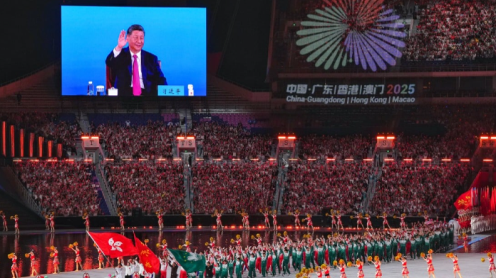 Delegations make grand entrance as China's 15th National Games opens