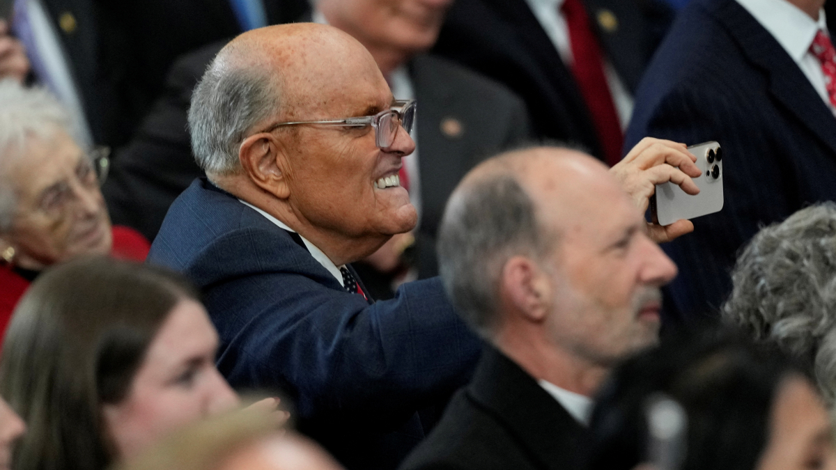 Trump pardons Rudy Giuliani and others over 2020 election