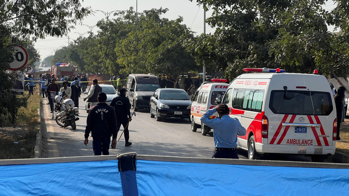 Explosion injures eight outside court in Islamabad, police say