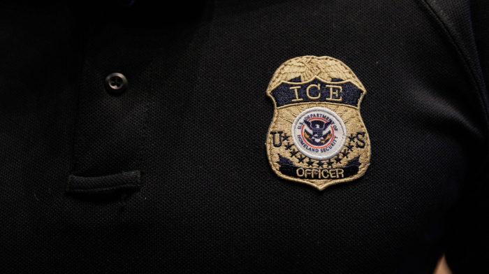 U.S.hires 50,000 federal workers to expand immigration roles