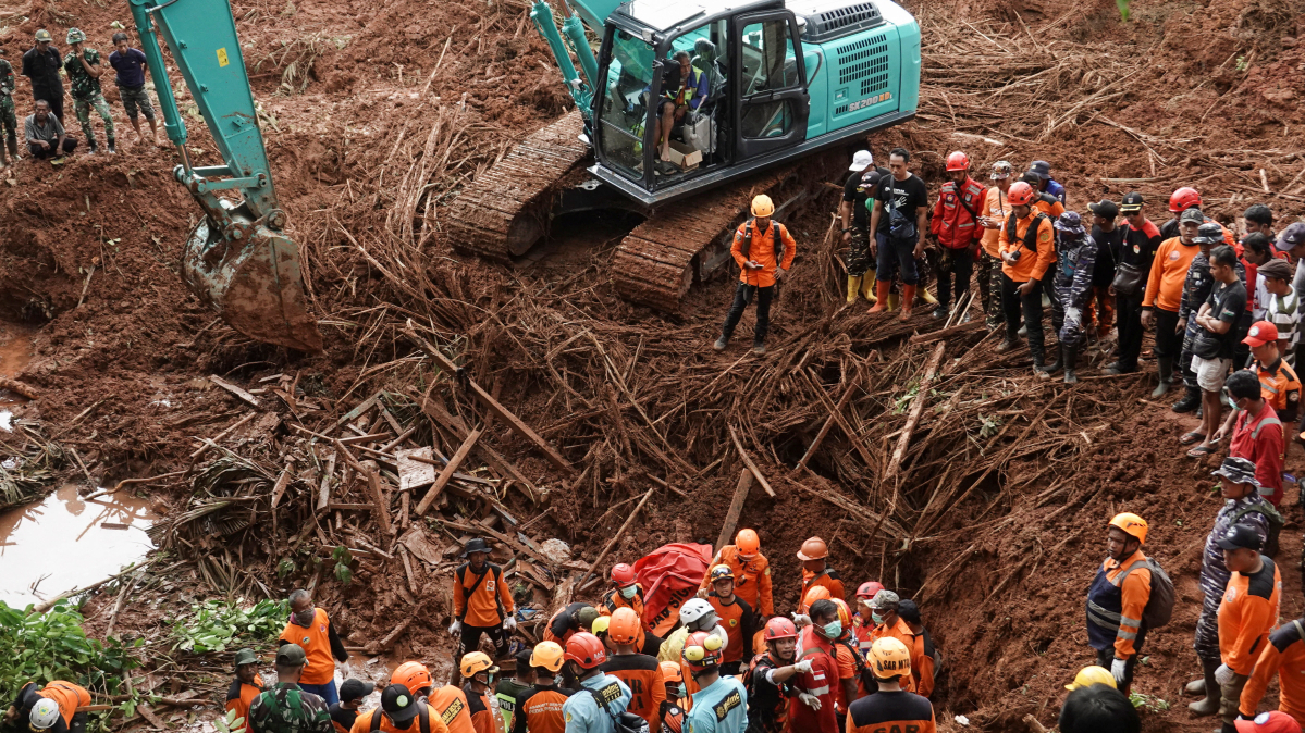 Indonesia landslide kills 11 in Central Java, official says 12 missing