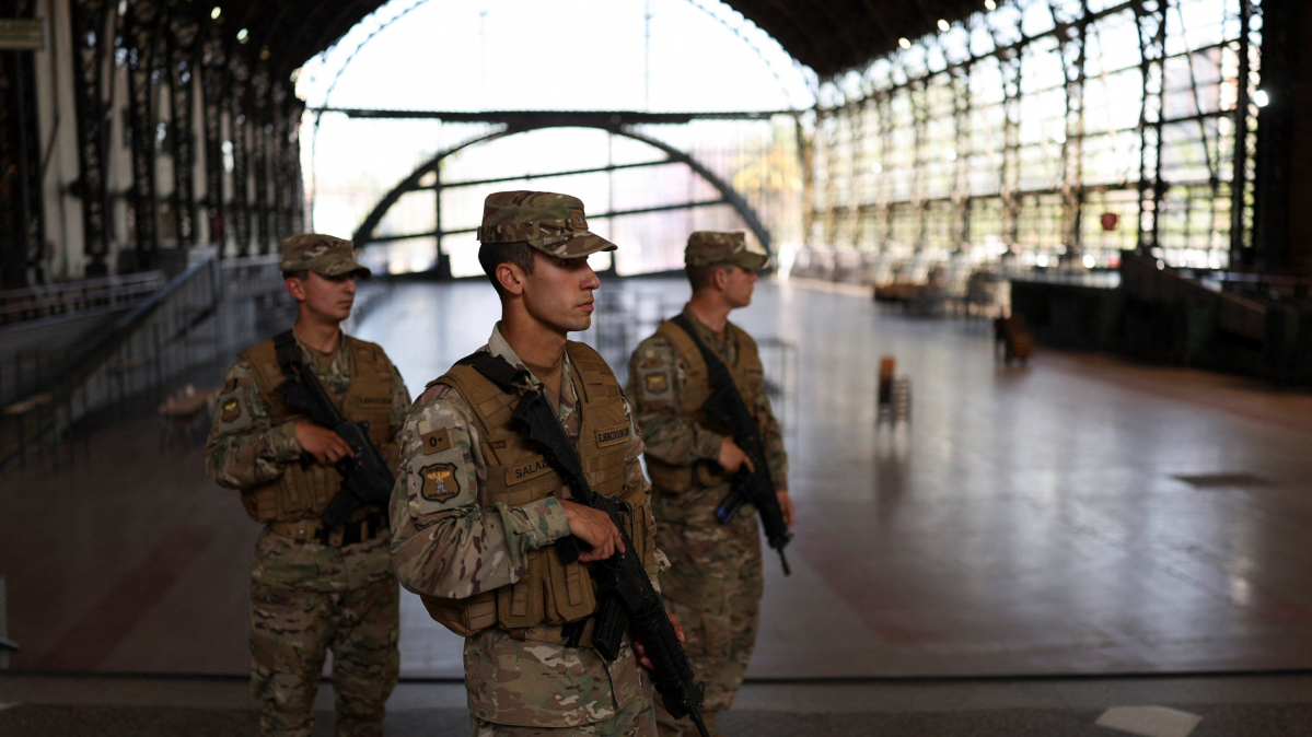 Chilean right wing eyes return to power as crime and migration dominate election