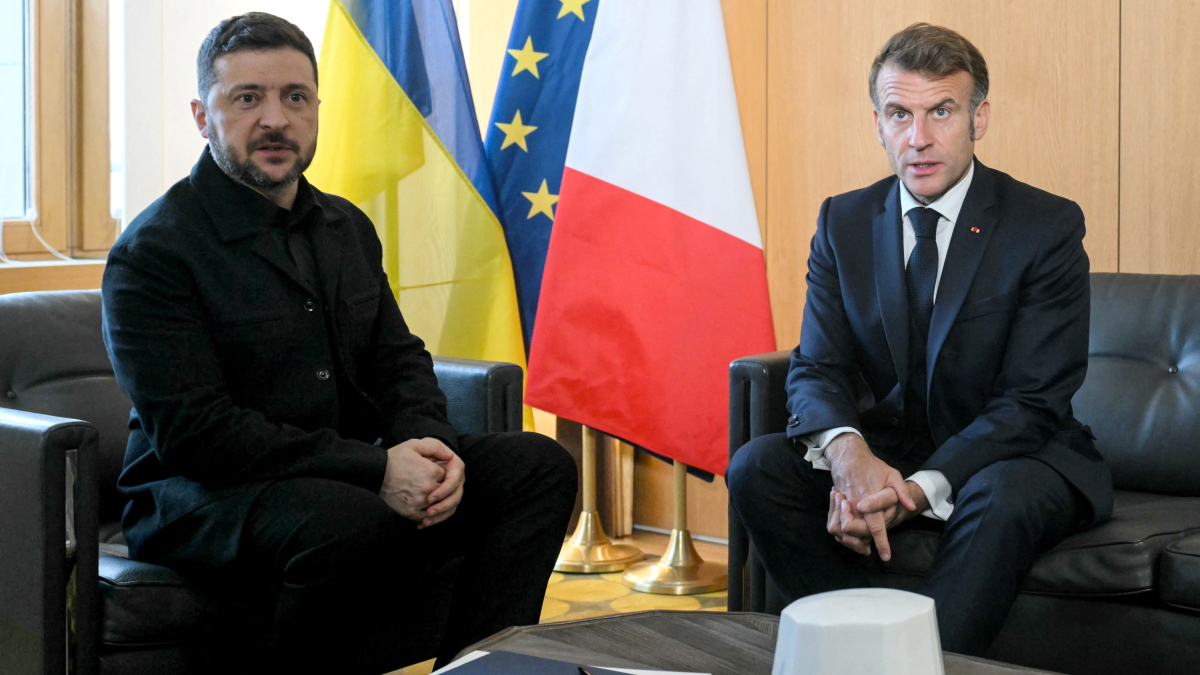 Zelenskyy arrives in Paris to secure long-term French defence support