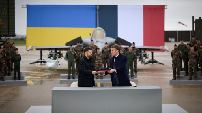 Ukraine signs agreement to purchase 100 Rafales planes from France