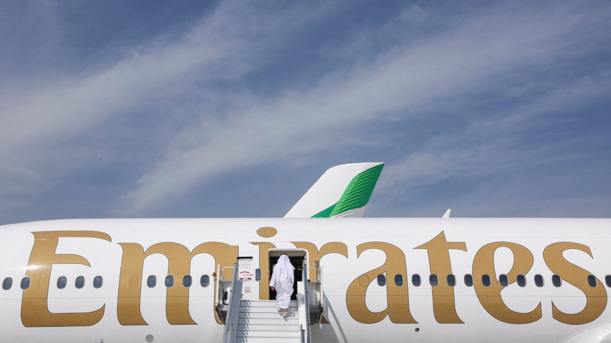 Emirates backs larger Boeing 777X and rules out A350-1000 order at Dubai Airshow