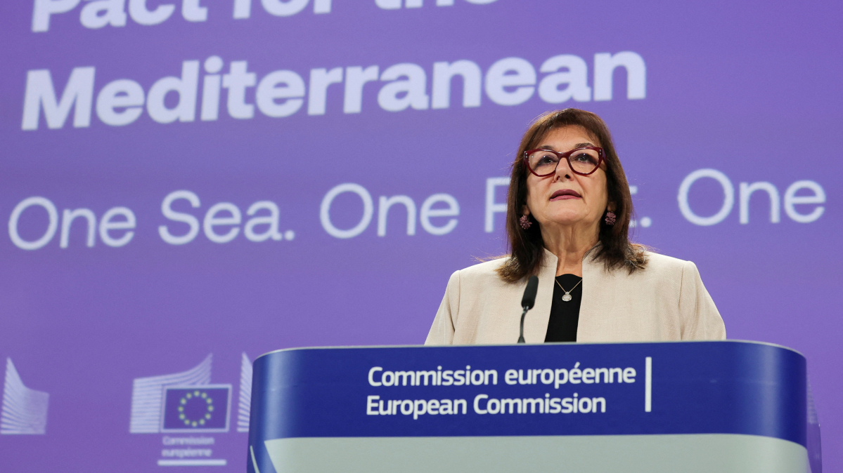 EU Commissioner: Palestinian fiscal stability needs global support