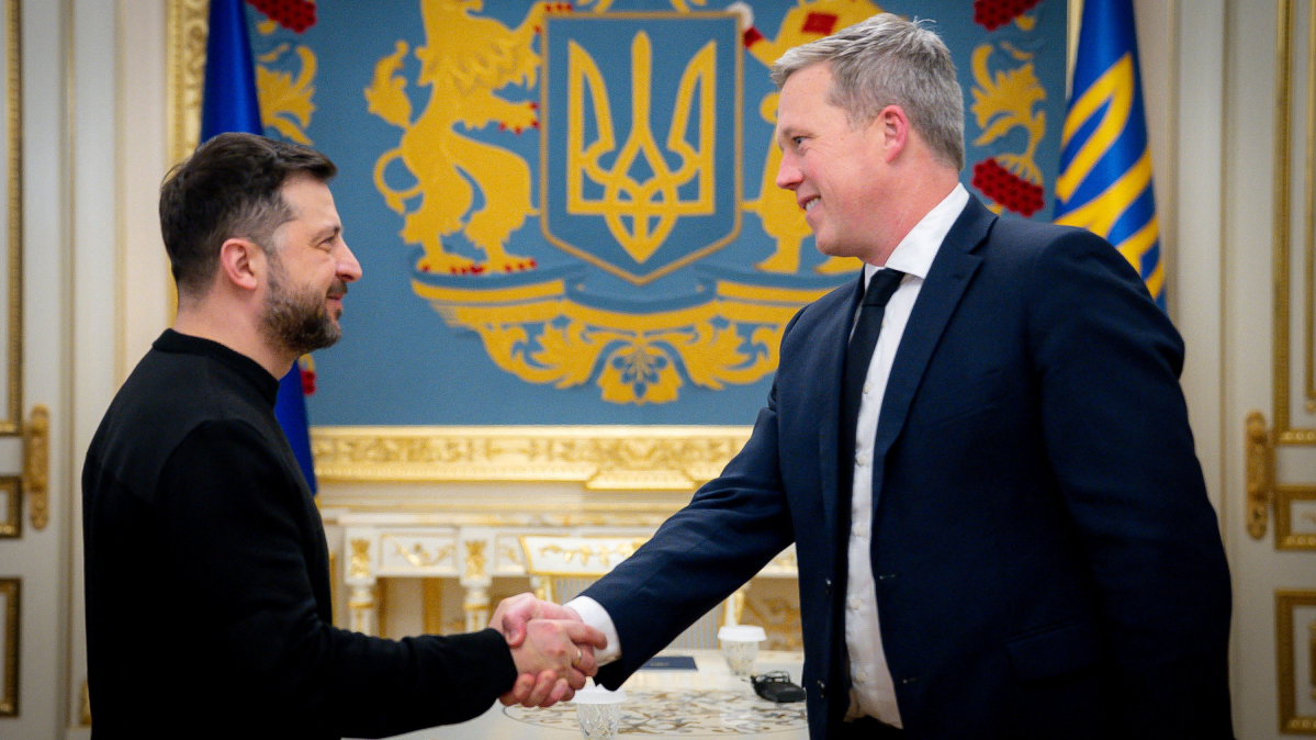 Zelenskyy meets U.S. army secretary to discuss peace plan for Ukraine