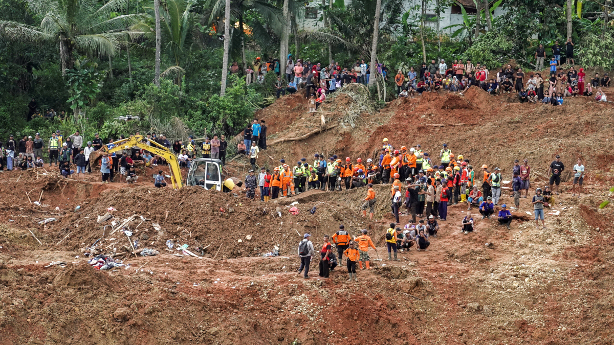 Death toll from Indonesia's Central Java landslides rises to 30