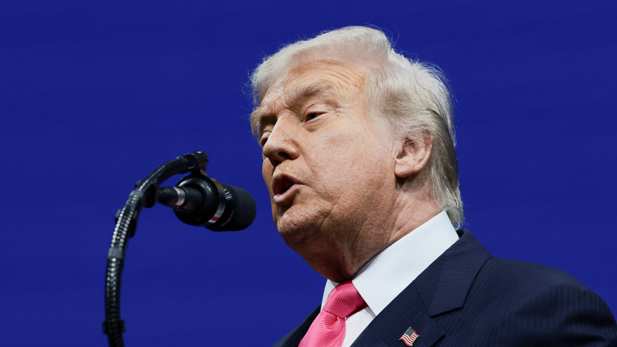Trump says he will soon speak with Venezuelan President Maduro