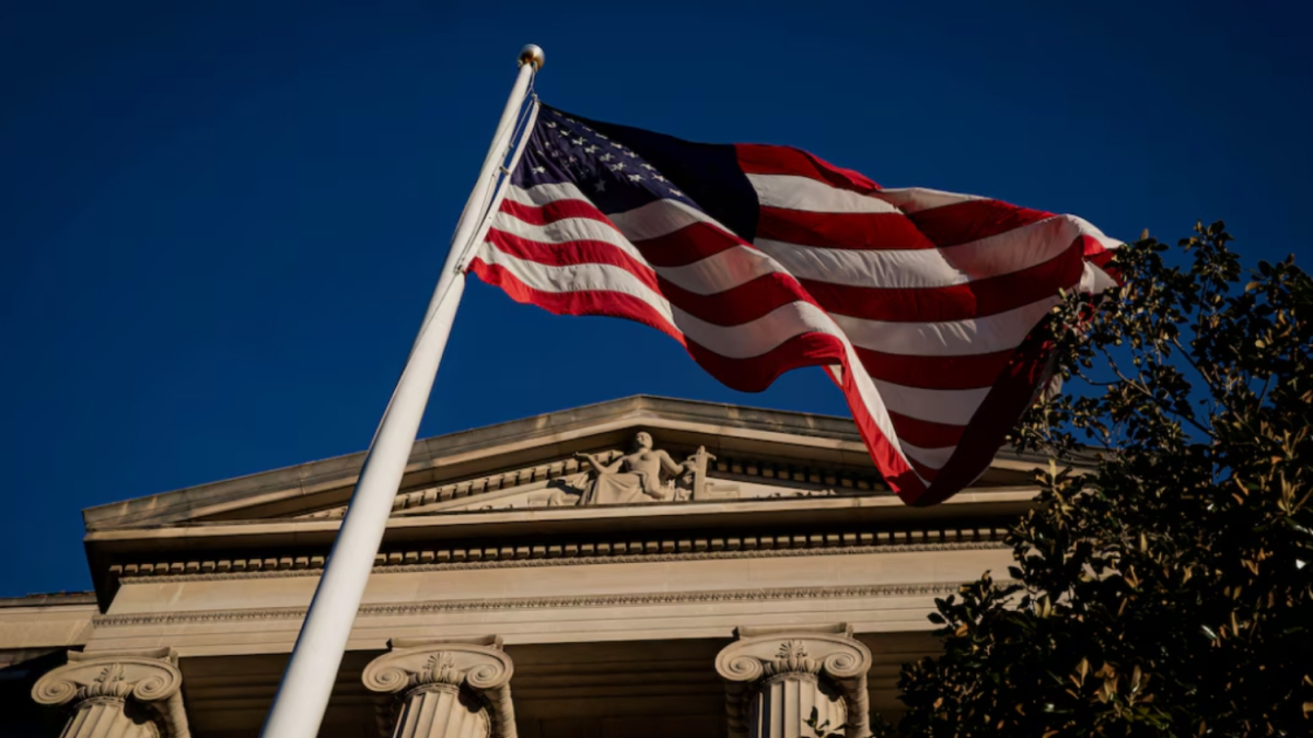 U.S. warns airlines of potential hazards when flying over Venezuela