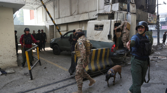 Suicide bombers kill 3 at Pakistan paramilitary HQ
