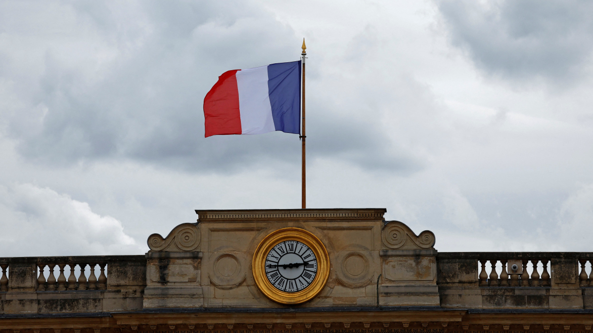 France arrests four people, including two Russians, suspected of espionage