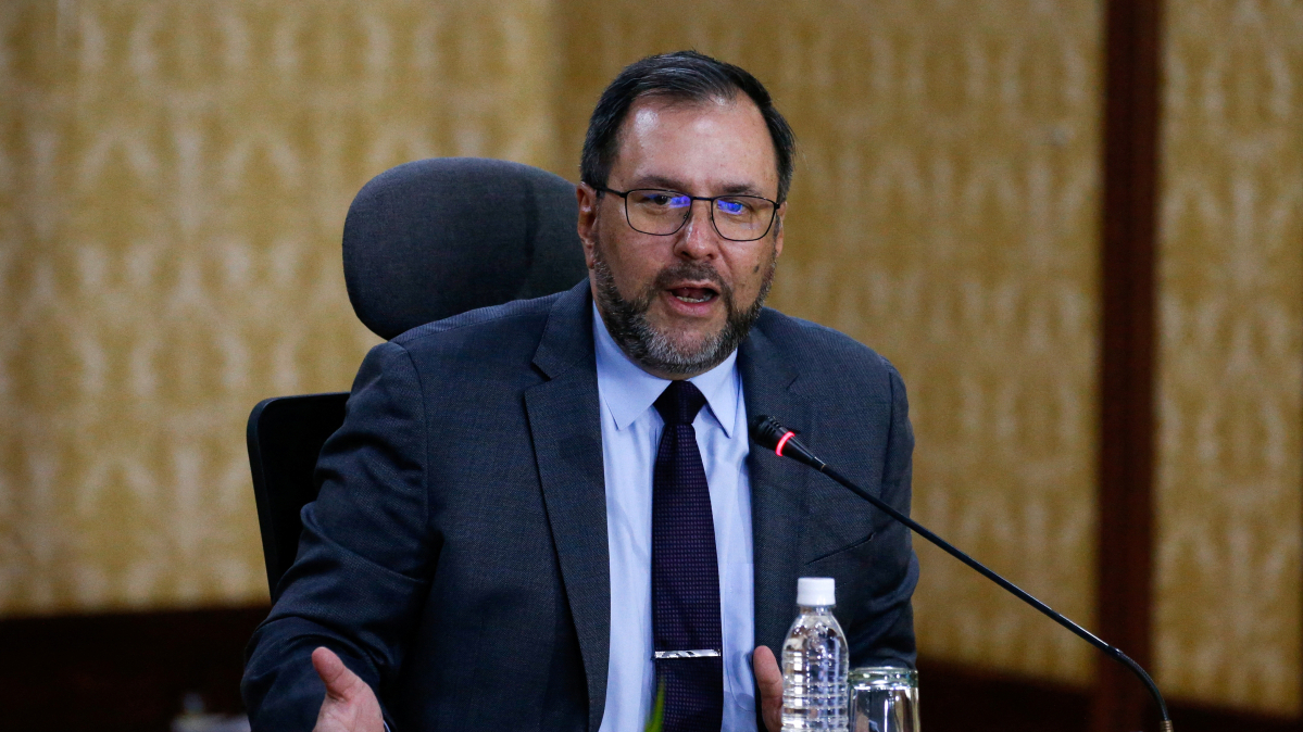 Maduro's government condemns Trump's call to close Venezuelan airspace