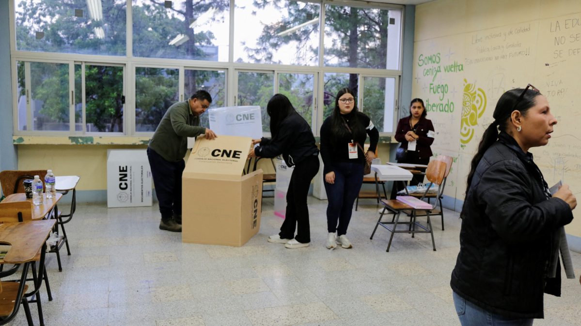 Hondurans vote in presidential election marked by fraud accusations