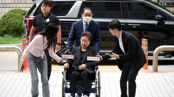 Unification Church: Han Hak-ja on trial in South Korea over bribery allegations