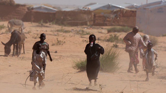 People fleeing violence in Sudan find little aid at Chad border