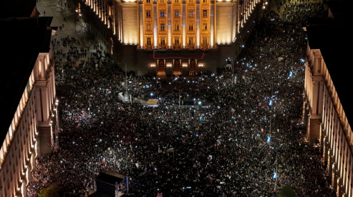 Violent clashes erupt in Bulgaria as euro adoption looms over 2026 budget dispute