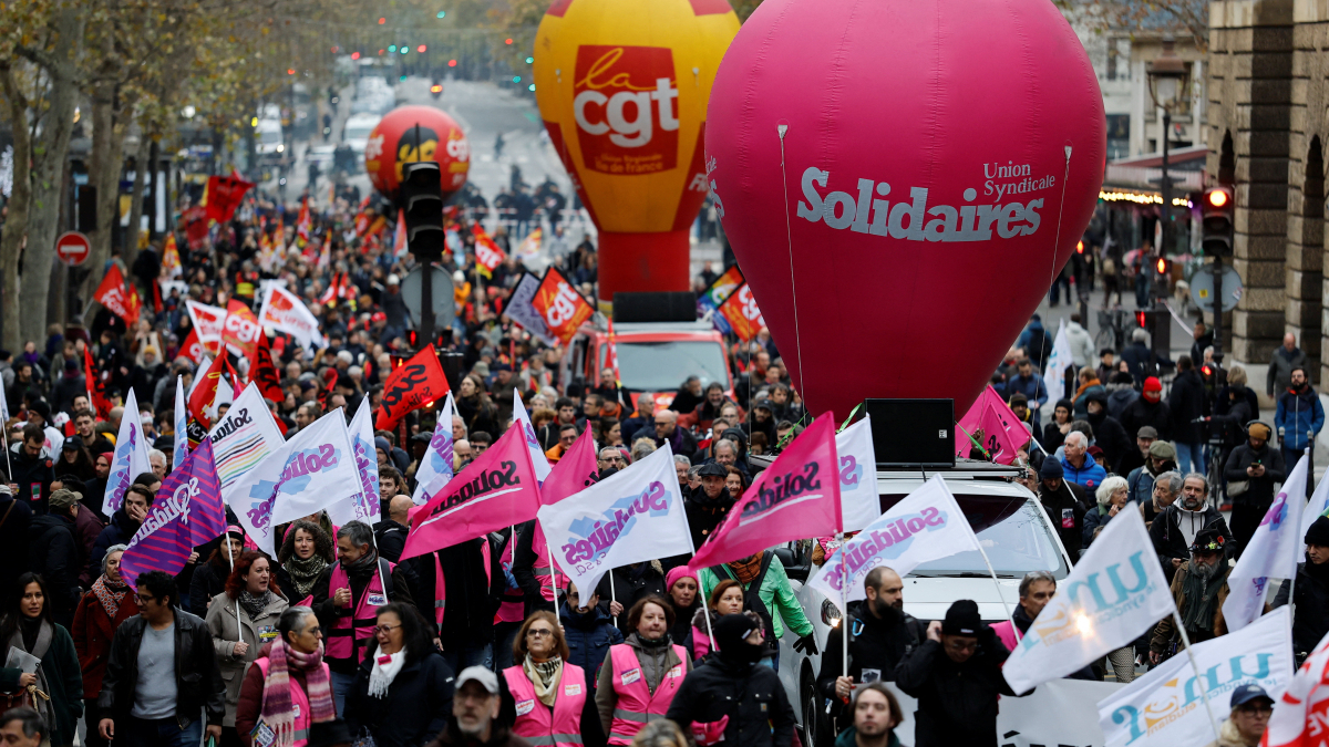 Paris unions stage strikes to pressure government ahead of 2026 budget talks