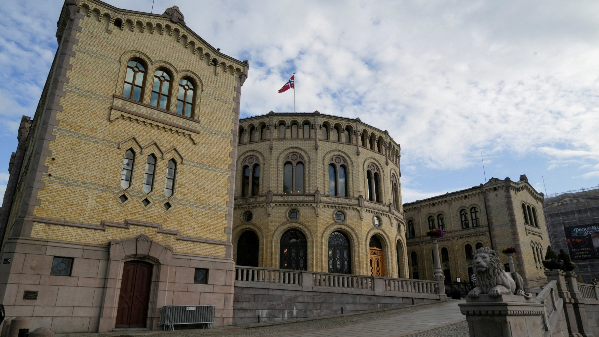 Norway’s government survives budget standoff after rejecting oil and Israel divestment demands