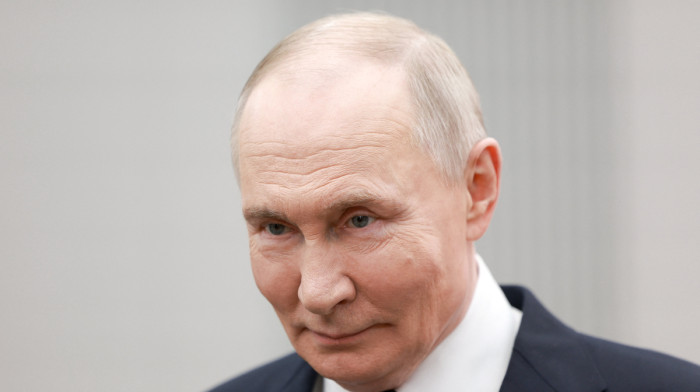 Putin accepts some U.S. proposals on Ukraine, Kremlin says talks to continue