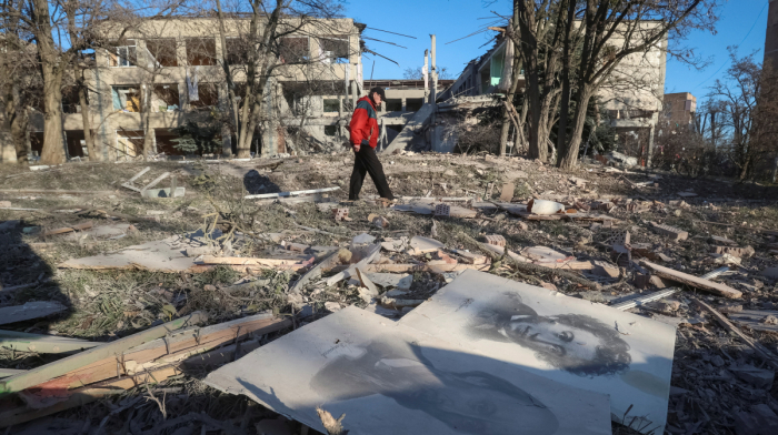 Russia hits Sloviansk with nine aerial bombs, injuring dozens