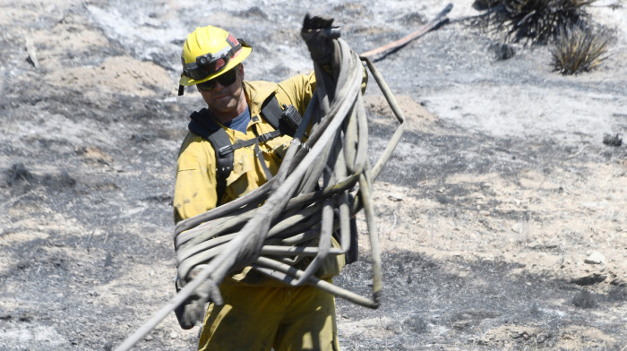 Firefighters respond to F-16 crash in California